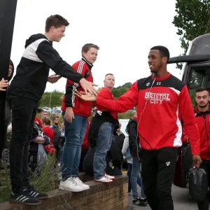 Jonathan Kodjia's Arrival: Wycombe Wanderers vs. Bristol City, EFL Cup Match, 2016