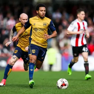 Korey Smith in Action: Brentford vs. Bristol City, Sky Bet EFL Championship (April 2017)