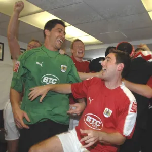 Lee Johnson Dressing Room-Promotion