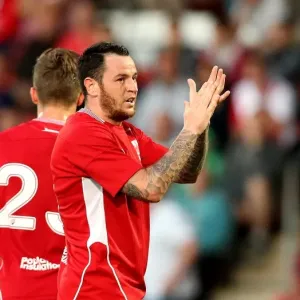 Lee Tomlin's Thrilling Goal: Bristol City Triumphs Over Cheltenham Town (25.07.2016)