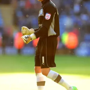 Leicester City's Kasper Schmeichel: Champion's Triumph on the Final Whistle Leicester City's Kasper Schmeichel: Champion's Triumph on the Final Whistle