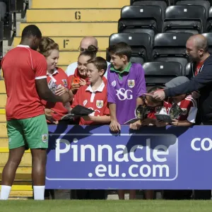 Mark Little of Bristol City Signs Autographs at Meadow Lane, Nottingham (Notts County vs. Bristol City, Sky Bet League One) Mark Little of Bristol City Signs Autographs at Meadow Lane, Nottingham (Notts County vs. Bristol City, Sky Bet League One)