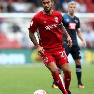 Marlon Pack in Action: Bristol City vs. Derby County, Sky Bet Championship, Ashton Gate Stadium