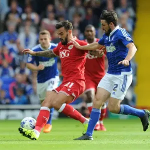 Marlon Pack in Control: Ipswich Town vs. Bristol City Championship Clash, September 2015