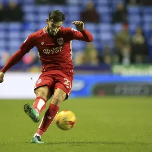 Marlon Pack Crosses for Bristol City in Reading Championship Clash