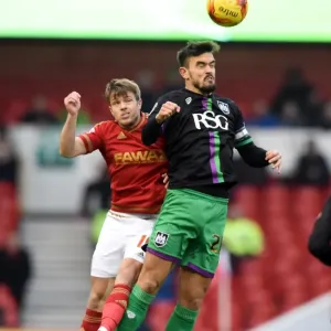 Marlon Pack battles Jamie Ward in Nottingham Forest vs Bristol City print