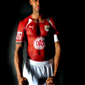 Marvin Elliott: A Beacon of Determination for Bristol City Football Club, 08-09