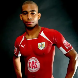 Marvin Elliott: A Beacon of Determination - Portrait from the 08-09 Bristol City Football Club Season
