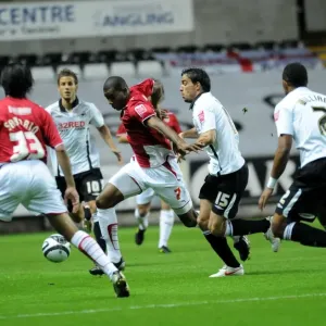 Marvin Elliott gets away from Jordi Lopez Marvin Elliott gets away from Jordi Lopez