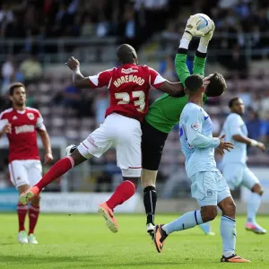 Marvin Elliott vs Joe Murphy Clash: Coventry vs Bristol City Football Rivalry, Sky Bet League One, 2013 Marvin Elliott vs Joe Murphy Clash: Coventry vs Bristol City Football Rivalry, Sky Bet League One, 2013