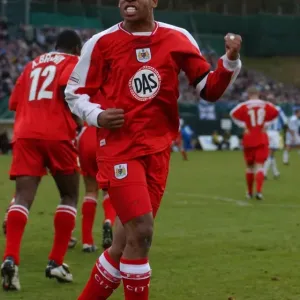 Matthieu Hill en action pour le club de football de la ville du Bristol, 2003-2004 Matthieu Hill en action pour le club de football de la ville du Bristol, 2003-2004