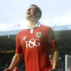 Matt Smith's Euphoric Goal Celebration: Thrilling Moment in Bristol City's Victory over Yeovil Town, Sky Bet League One, Ashton Gate Matt Smith's Euphoric Goal Celebration: Thrilling Moment in Bristol City's Victory over Yeovil Town, Sky Bet League One, Ashton Gate