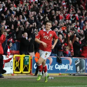 Celebración de Gol Enérgica de Matt Smith en el Partido entre Bristol City y Sheffield United (14 Febrero, 2015)