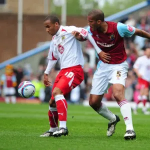 Nicky Maynard and Clarke Carlisle: A Rivalry Unfolding on the Pitch - Burnley vs. Bristol City