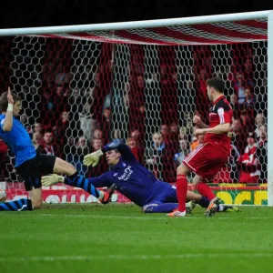 Bristol City vs. Nottingham Forest Print: Paul Anderson in Action