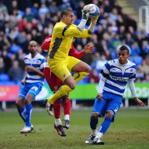 Reading's Federici Claims Ball in Championship Clash vs. Bristol City (13-03-2010) Reading's Federici Claims Ball in Championship Clash vs. Bristol City (13-03-2010)