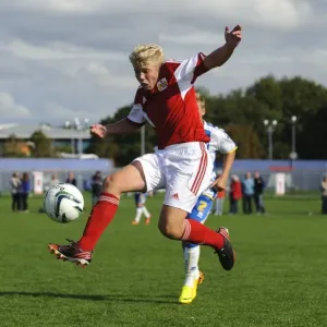 Concours sur le terrain : les jeunes de Bristol City affrontent ceux de Brighton, le 5 octobre 2013 - Ligue professionnelle des Jeux d'U18 à la salle SGS Wise Campus