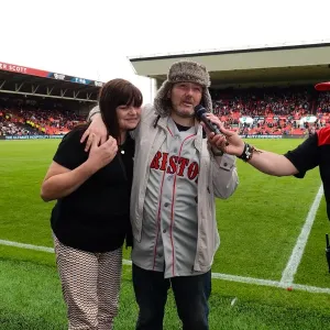 A Romantic Half-Time Proposal at Ashton Gate: Love in the Midst of Bristol City vs. Newcastle United Match
