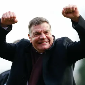 Sam Allardyce Celebrates West Ham's FA Cup Upset Print