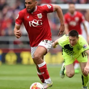 Scott Golbourne in Action Print - Bristol City vs Huddersfield Town Scott Golbourne in Action Print - Bristol City vs Huddersfield Town