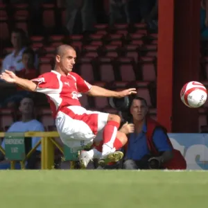 Scott Murray in Action: A Clash Between Bristol City and Scunthorpe United