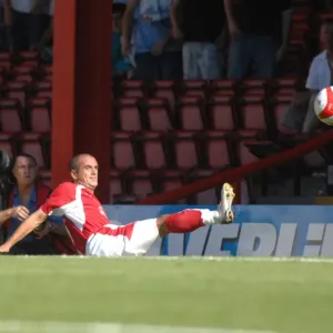 Scott Murray vs Scunthorpe United: A Football Battle at Bristol City