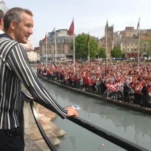 A Sea of Passion: United Bristol City Football Club Fans (Fans 2)