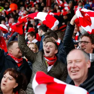 Sea of Scarves: Unity Amongst Bristol City Fans Before FA Cup Clash with West Ham United Sea of Scarves: Unity Amongst Bristol City Fans Before FA Cup Clash with West Ham United