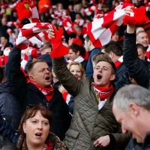 Sea of Scarves: Unity Amongst Bristol City Fans Before FA Cup Showdown vs. West Ham United Sea of Scarves: Unity Amongst Bristol City Fans Before FA Cup Showdown vs. West Ham United