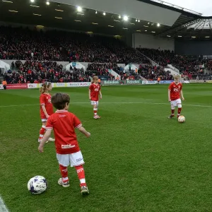Sky Bet Championship: Bristol City vs. Bolton Wanderers Clash at Ashton Gate Sky Bet Championship: Bristol City vs. Bolton Wanderers Clash at Ashton Gate