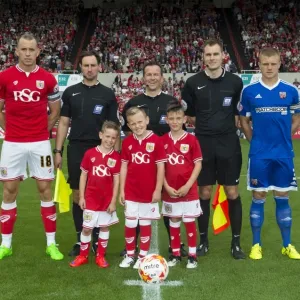 Sky Bet Championship Showdown: Bristol City vs Brentford at Ashton Gate