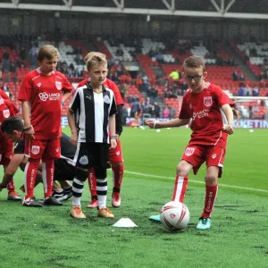 Sky Bet Championship Showdown: Bristol City vs Newcastle United at Ashton Gate (August 2016)