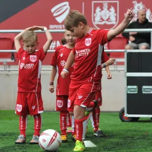 Sky Bet Championship Showdown: Bristol City vs Newcastle United at Ashton Gate (August 2016)