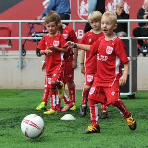 Sky Bet Championship Showdown: Bristol City vs Newcastle United at Ashton Gate (August 2016)