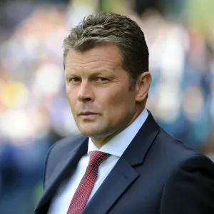 Steve Cotterill Leads Bristol City in Championship Clash at Hillsborough Stadium