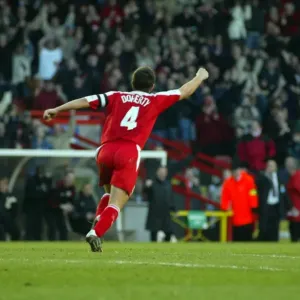 Le moment euphorique de Tommy Doherty : célébrer un but pour le Bristol City (03-04) Le moment euphorique de Tommy Doherty : célébrer un but pour le Bristol City (03-04)
