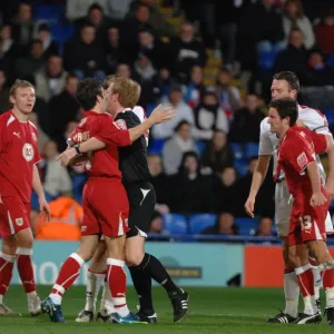 Trouble flares between the two teams in the dieing minutes Trouble flares between the two teams in the dieing minutes