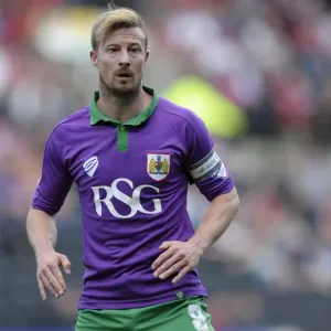 Wade Elliott in Action: Notts County vs. Bristol City, Sky Bet League One (2014) Wade Elliott in Action: Notts County vs. Bristol City, Sky Bet League One (2014)