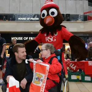 Bristol City's Wade Elliott at Cabot Circus Print, 2015 Bristol City's Wade Elliott at Cabot Circus Print, 2015