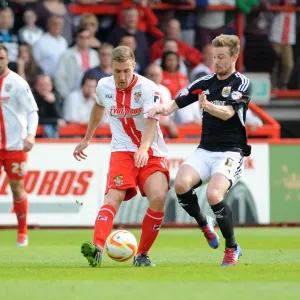 Wade Elliott Closes In: Intense Moment from Stevenage vs. Bristol City, 2014 Wade Elliott Closes In: Intense Moment from Stevenage vs. Bristol City, 2014