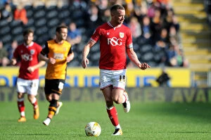 Images Dated 2nd April 2016: Aaron Wilbraham's Determined Performance: Hull City vs. Bristol City