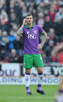 Framed Print : Aden Flint in Action: Swindon Town vs. Bristol City, 15 November 2014 Framed Print : Aden Flint in Action: Swindon Town vs. Bristol City, 15 November 2014