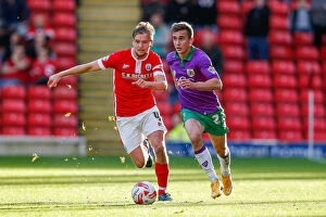 Images Dated 25th October 2014: Barnsley vs. Bristol City: Joe Bryan Faces Off Against Luke Berry