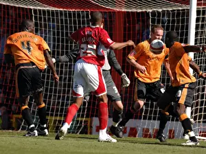 Framed Print : Battle for Possession: Marvin Elliott (Bristol City) vs. Wolverhampton Wanderers
