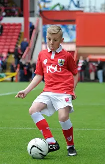 Framed Print : Battle for Promotion: Sky Bet League One Showdown - Bristol City vs Walsall at Ashton Gate, May 2015