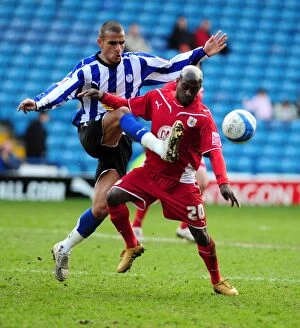 Sheffield Wednesday v Bristol City Collection: Battling for the Ball: Jamal Campbell-Ryce vs. Marcus Tudgay - Sheffield Wednesday vs