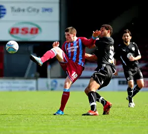 Battling for Supremacy: Hooper vs. Nyatanga in the Championship Clash between Scunthorpe and Bristol City (17/04/2010)