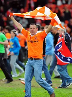 Blackpool Fans Euphoria: Celebrating Play-Off Qualification vs. Bristol City (02/05/2010)