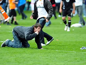 Blackpool Fans Jubilation: Securing Play-offs Against Bristol City (02-05-2010)