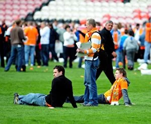 Images Dated 2nd May 2010: Blackpool vs. Bristol City: Championship Clash at Bloomfield Road (02-05-2010)